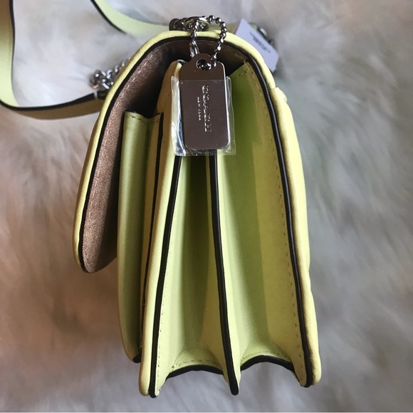 ❤️ Coach Mini Klare Crossbody With Puffy Diamond Quilting - Picture 8 of 13